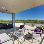 Βίλα Chillax *